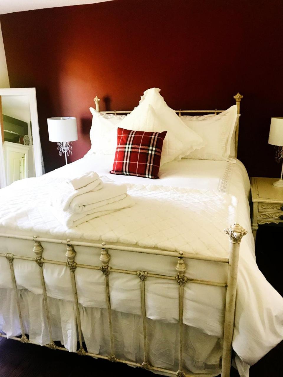 The Tartan House Bed & Breakfast Ajax Extérieur photo