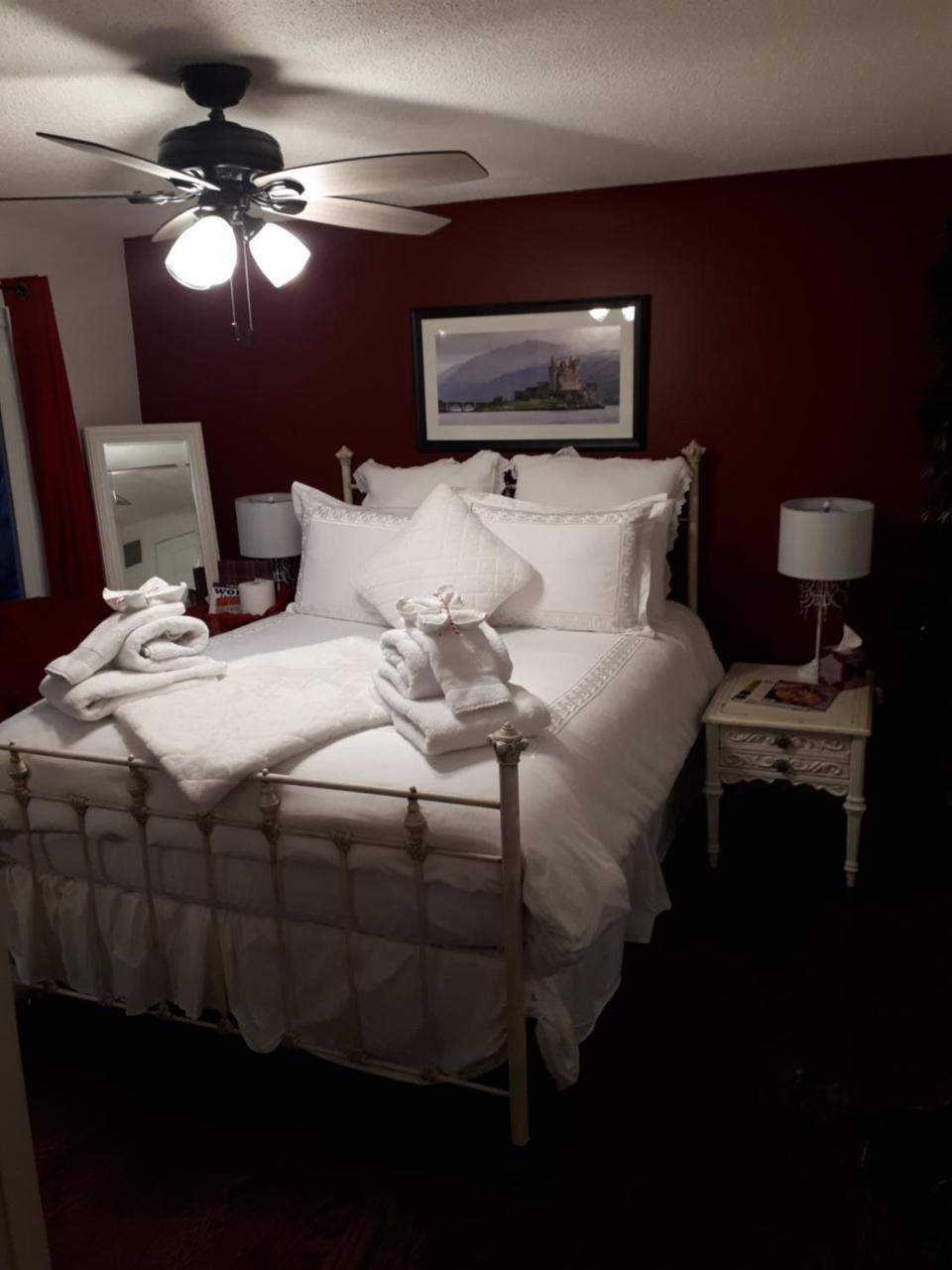 The Tartan House Bed & Breakfast Ajax Extérieur photo